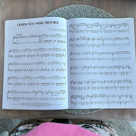 Taylor Swift Piano Book by Hal Leonard 2nd Edition. Great condition. - Picture 3 of 3